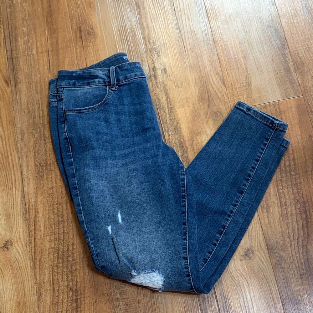 Maurice’s mid rise Distressed Blue denim Jeggings size L long